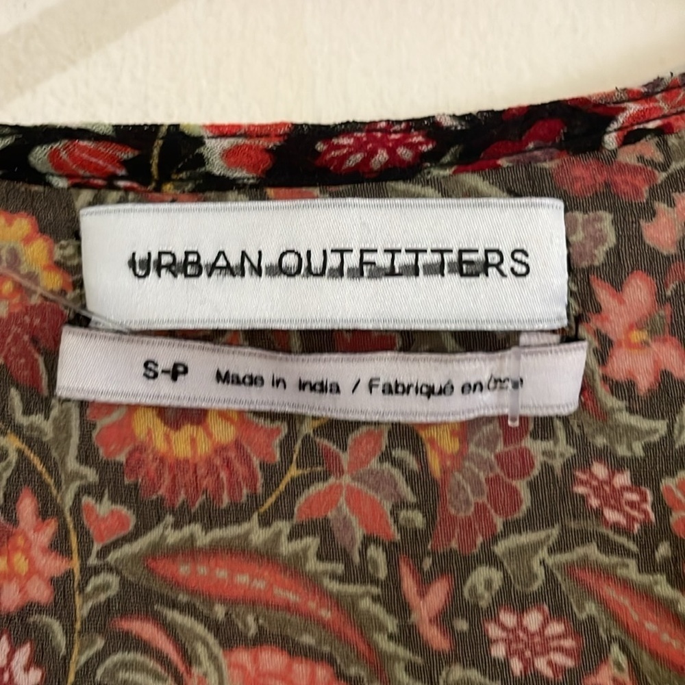 Flaw // Urban Outfitters Bleecker Sheer Sleeve Wrap Dress - Picture 7 of 11